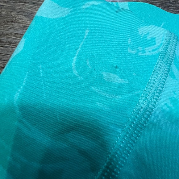 Gymshark Waist Support Women's Leggings, Size Medium, Bright Turquoise Print - Picture 6 of 10